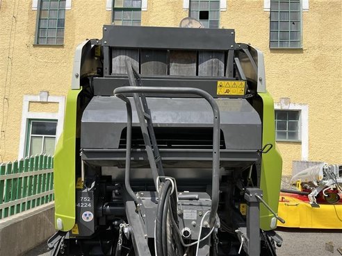 Claas Variant 385 RC 41517755 © GM Bilder
