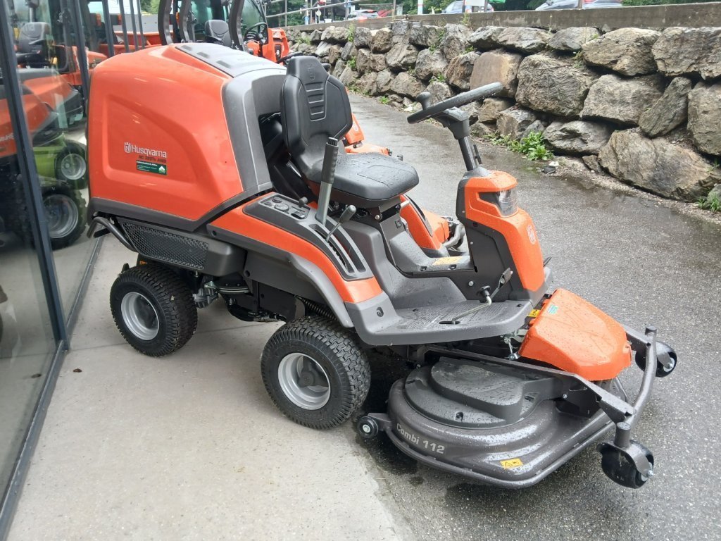 Husqvarna RIDER RC 320TS AWD inkl. Mähdeck 112 cm 190399800 © GM Bilder