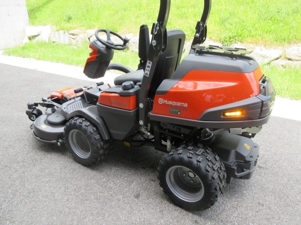 Husqvarna RIDER P 524 XR EFI mit Funkfernsteuerung inkl. Mähdeck 122 X Husqvarna 190399811 © GM Bilder