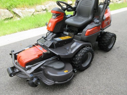 Husqvarna RIDER P 524 XR EFI mit Funkfernsteuerung inkl. Mähdeck 122 X Husqvarna 190399816 © GM Bilder