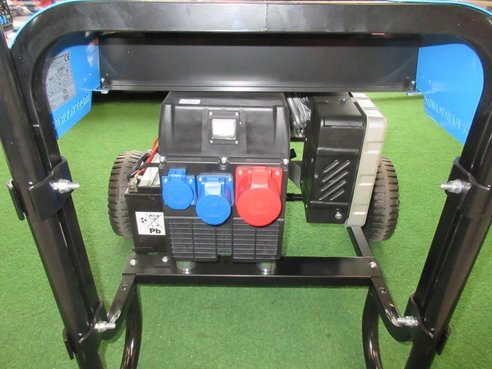 Hartner Stromerzeuger CX 7000 TE inkl. Radsatz 190411261 © GM Bilder