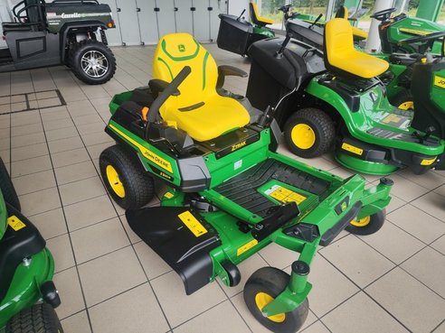 John Deere Z320 R 190302330 © GM Bilder