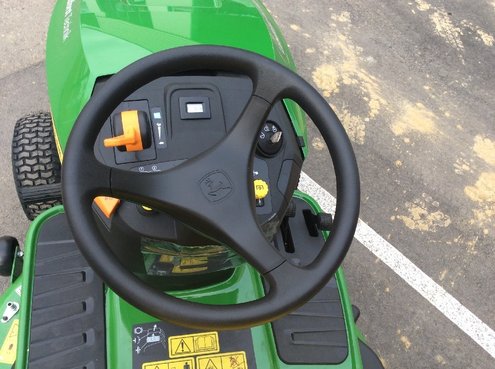 John Deere X167R 3229_L212510063_6 © GM Bilder