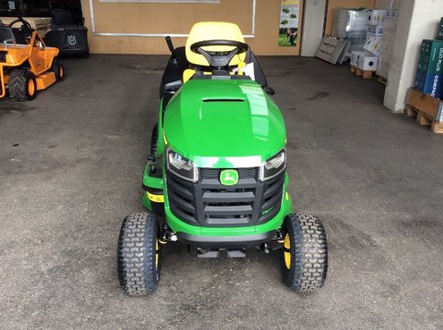 John Deere X 147 R 3229_L212610302_1 © GM Bilder