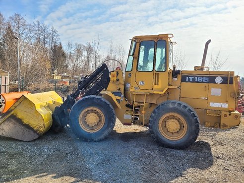 Diverse CAT IT 18B 3270_35048431_0 © GM Bilder