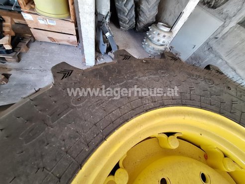 Diverse RÄDER ZU JOHN DEERE TRAKTOR 5058E 3290-19032363-3 © GM Bilder