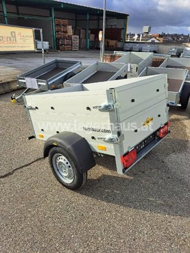 HUMBAUR H 751510 MIT MONTIERTEN ALU-BORDWANDAUFSATZ 300 MM HOCH 9366-04836-3 © GM Bilder