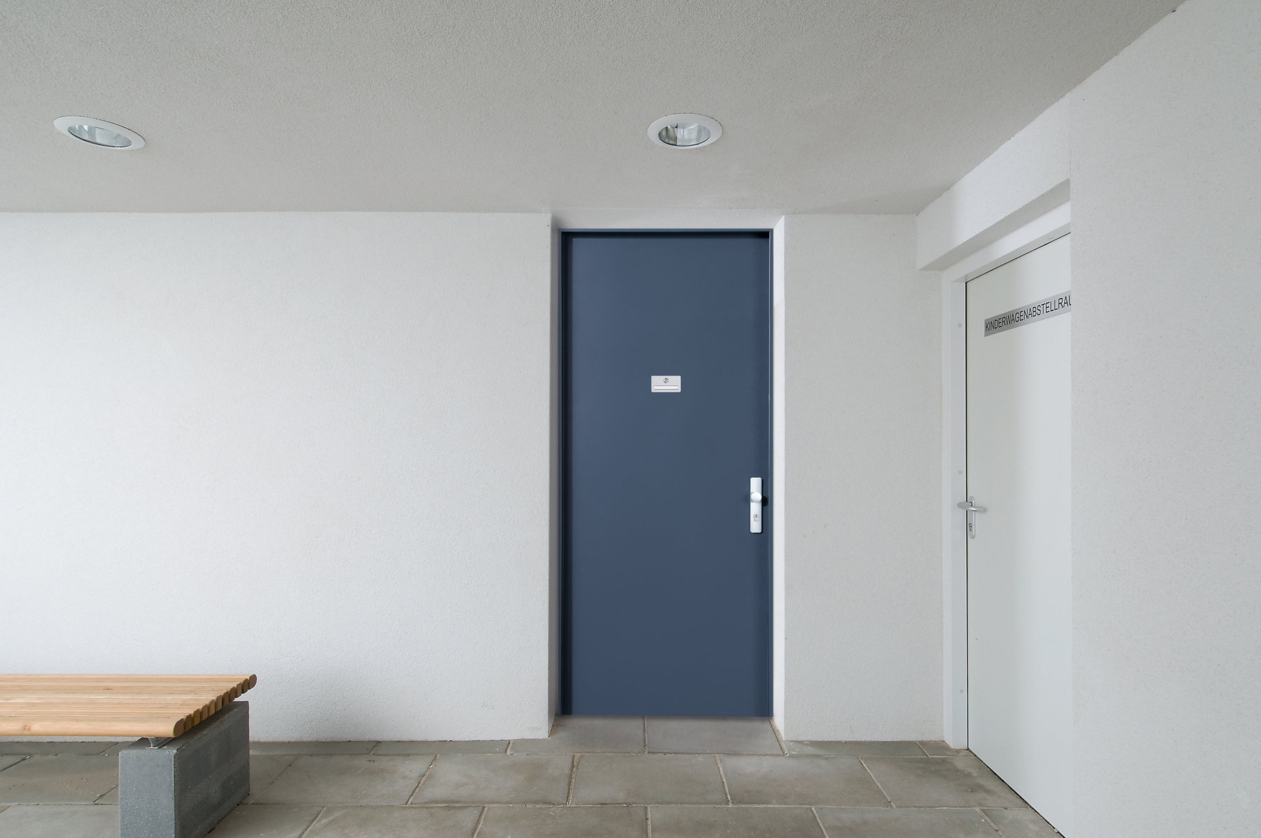 Haustür, Balkontür, Nebeneingangstür und Innentür fürs Haus | Lagerhaus