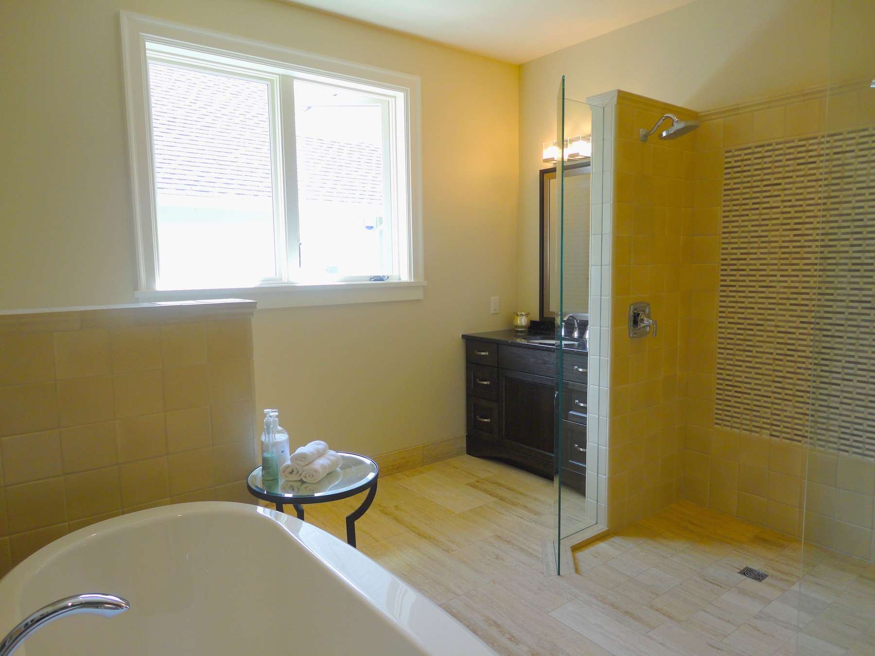 Farbe im Badezimmer | Lagerhaus Wechselgau