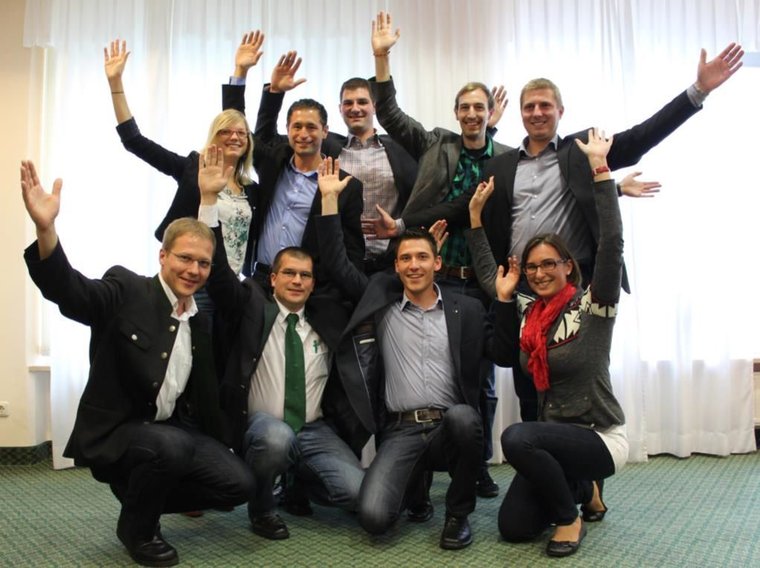 Ausgewählte Teilnehmer am Talenteprogramm bei einem der Netzwerktreffen (Talente-Club) Ausgewählte Teilnehmer am Talenteprogramm bei einem der Netzwerktreffen (Talente-Club)