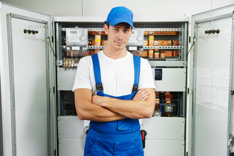 Monteur Elektrotechnik.jpg Monteur Elektrotechnik.jpg